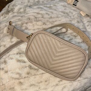 Steve Madden Elegant Beige Quilted Belt Bag